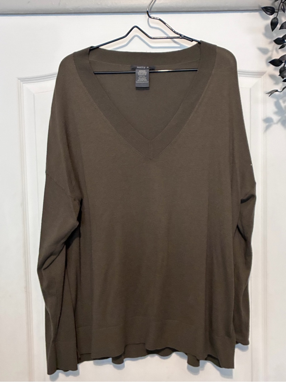 Matty M Men's V-Neck Sweater in Olive